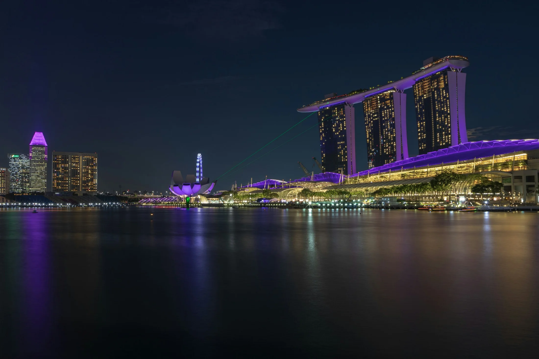 Singapore’s Marina Bay skyline at night
